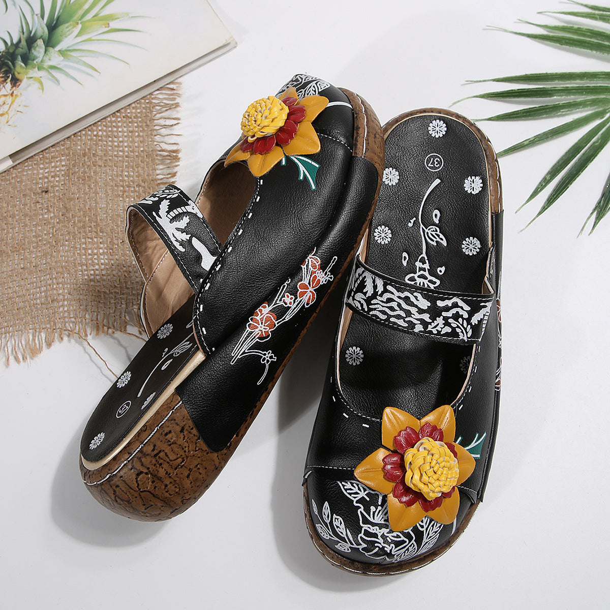 2026 New Summer Women's Floral Embroidered Flat Sandals